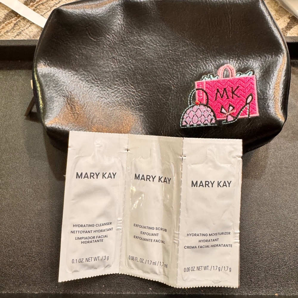 New Mary Kay Black Faux Leather Zip Cosmetic Bag Makeup Pouch with MK Samples